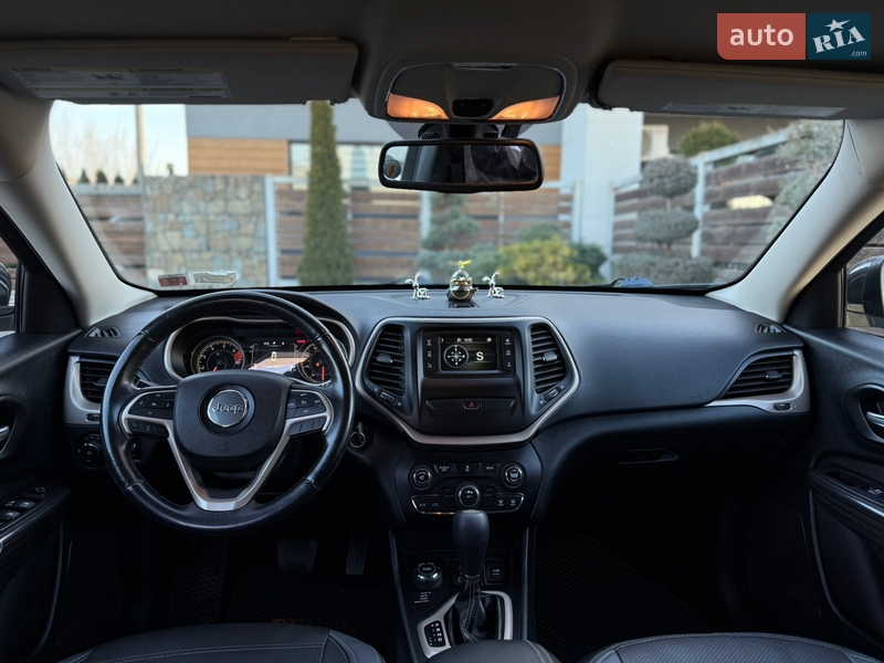 Внедорожник / Кроссовер Jeep Cherokee 2016 в Стрые