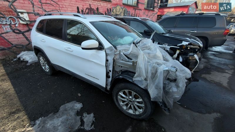 Внедорожник / Кроссовер Jeep Cherokee 2019 в Киеве