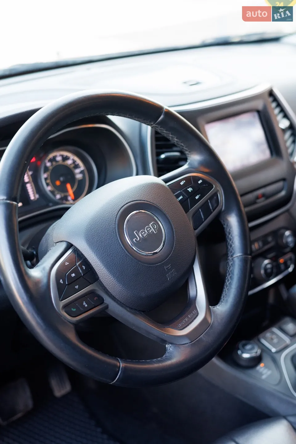 2018 Jeep Cherokee - мініатюра 16