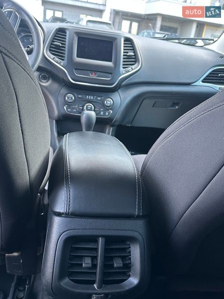 Внедорожник / Кроссовер Jeep Cherokee 2019 в Львове