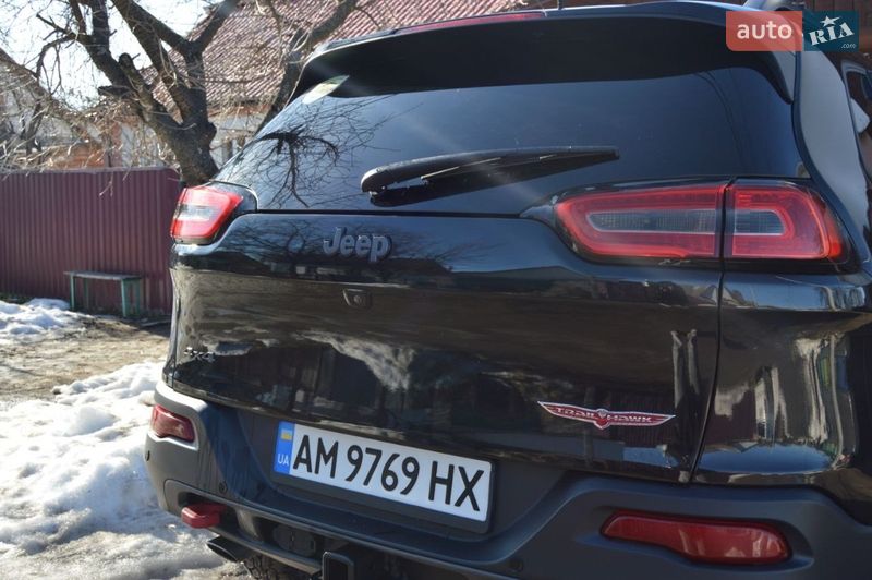 Внедорожник / Кроссовер Jeep Cherokee 2015 в Житомире