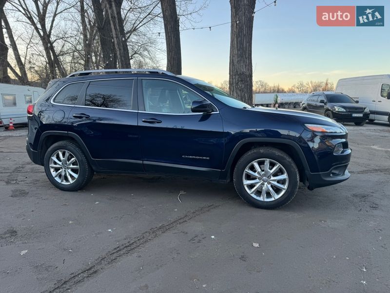Внедорожник / Кроссовер Jeep Cherokee 2015 в Днепре