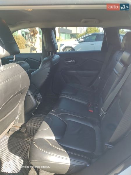 Внедорожник / Кроссовер Jeep Cherokee 2014 в Хмельницком