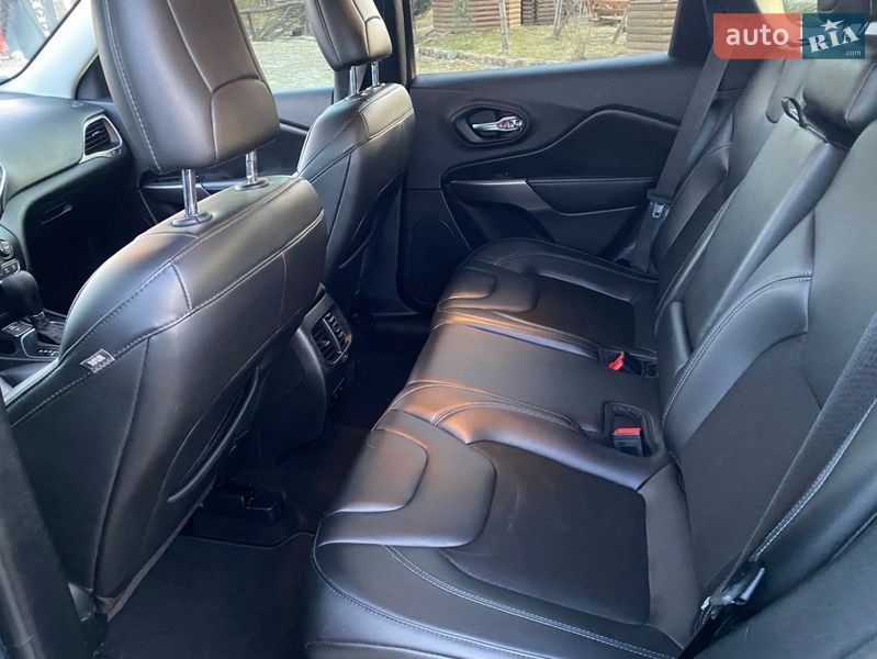 Внедорожник / Кроссовер Jeep Cherokee 2020 в Калуше