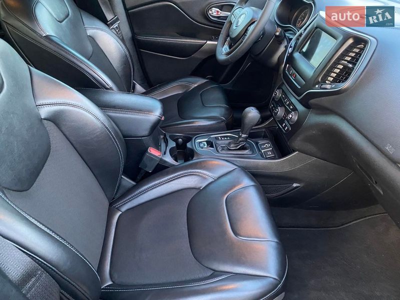 Внедорожник / Кроссовер Jeep Cherokee 2020 в Калуше