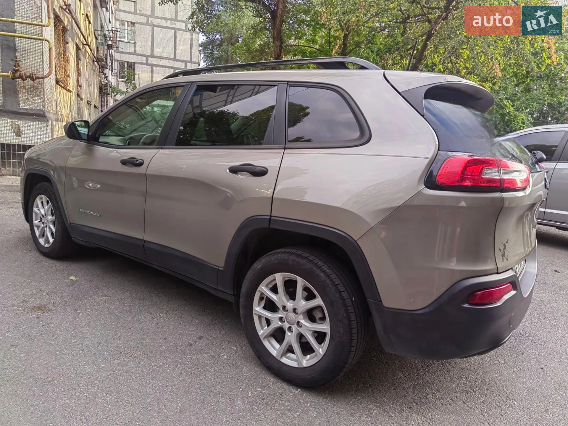 2016 Jeep Cherokee - мініатюра 3