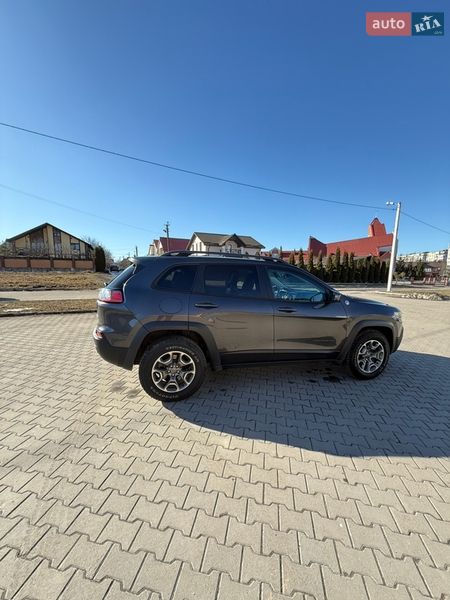 Внедорожник / Кроссовер Jeep Cherokee 2019 в Хмельницком