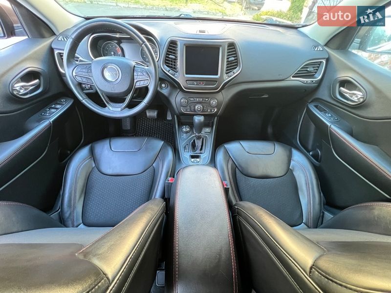 Внедорожник / Кроссовер Jeep Cherokee 2019 в Хмельницком