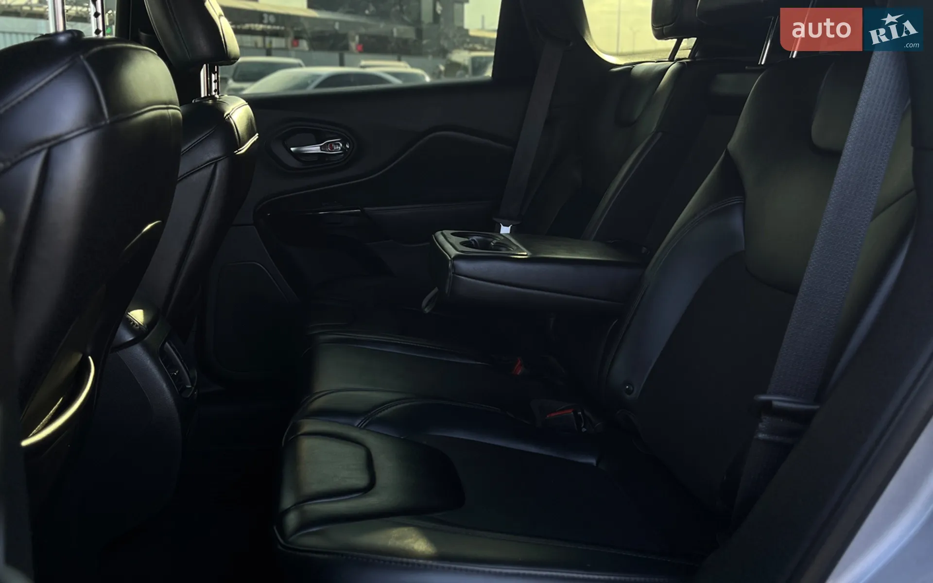 2019 Jeep Cherokee - мініатюра 26
