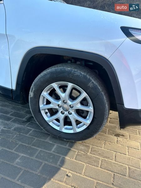 Внедорожник / Кроссовер Jeep Cherokee 2014 в Теребовле