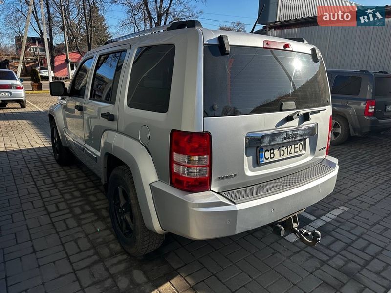 Позашляховик / Кросовер Jeep Cherokee 2008 в Прилуках