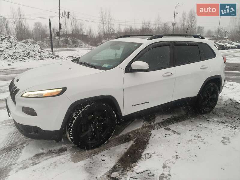 Внедорожник / Кроссовер Jeep Cherokee 2016 в Киеве