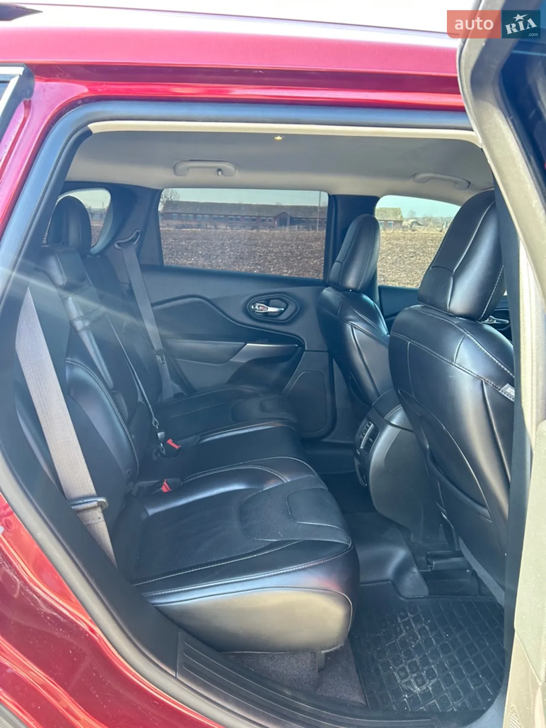 Jeep Cherokee 2018 VIN 1C4PJLDB9KD243424 фото оголошення 26 з 34