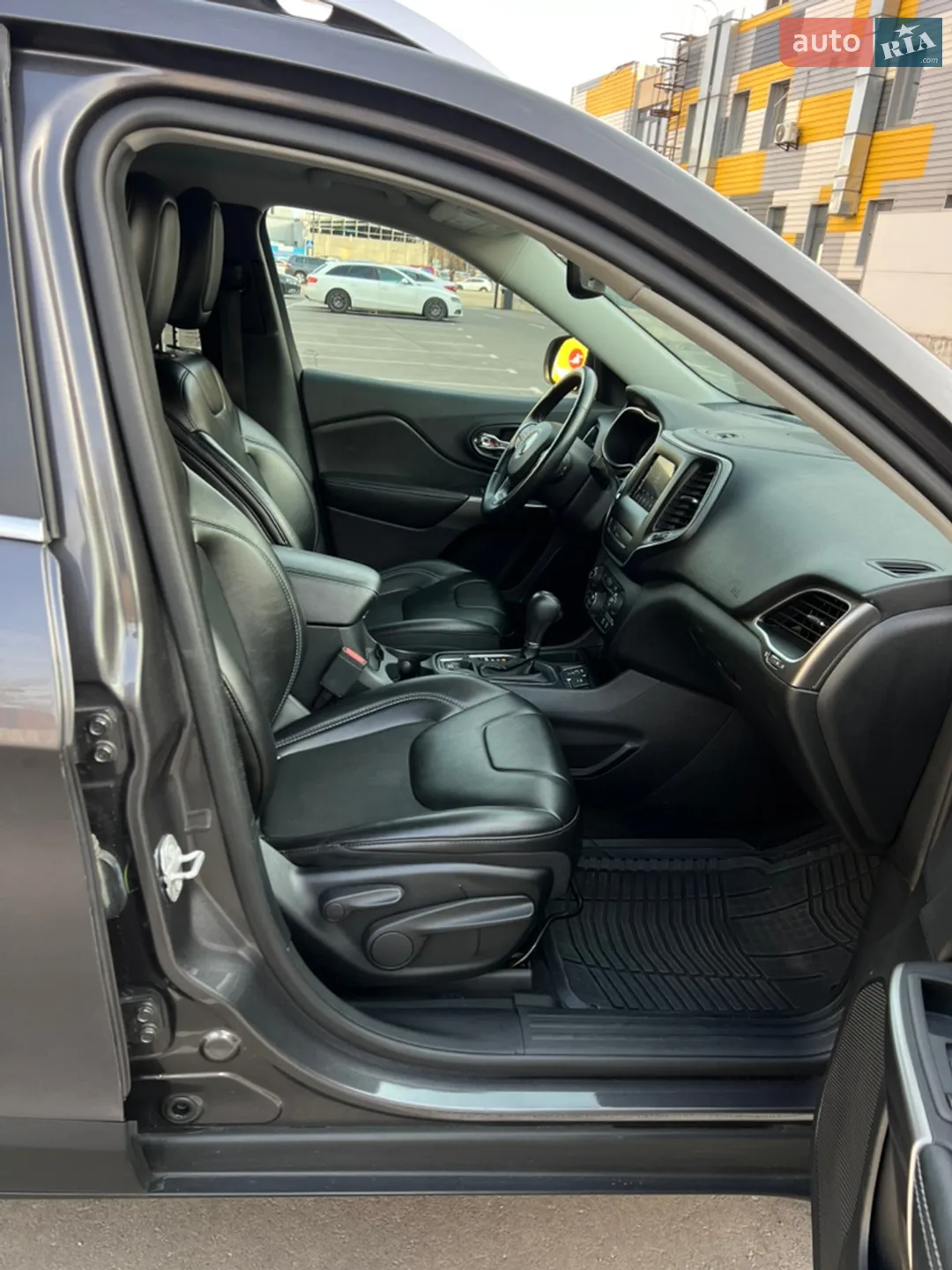 2018 Jeep Cherokee - мініатюра 27