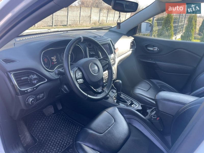 Внедорожник / Кроссовер Jeep Cherokee 2020 в Буске
