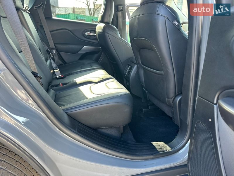 Внедорожник / Кроссовер Jeep Cherokee 2021 в Киеве
