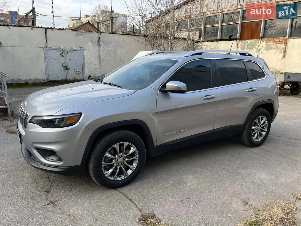 2020 Jeep Cherokee - мініатюра 19