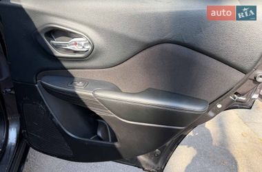 Внедорожник / Кроссовер Jeep Cherokee 2015 в Киеве фото 22 Внедорожник / Кроссовер Jeep Cherokee 2015 в Киеве