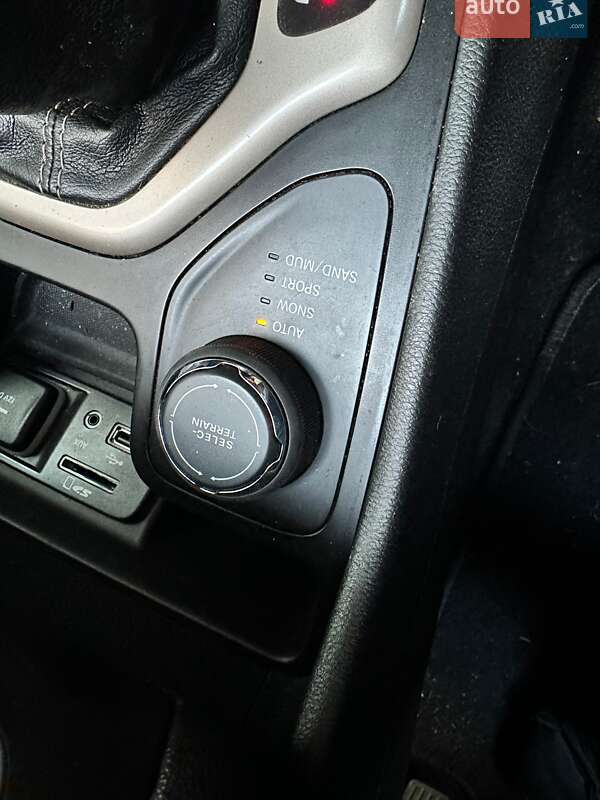 Внедорожник / Кроссовер Jeep Cherokee 2015 в Хмельницком фото 20 Внедорожник / Кроссовер Jeep Cherokee 2015 в Хмельницком