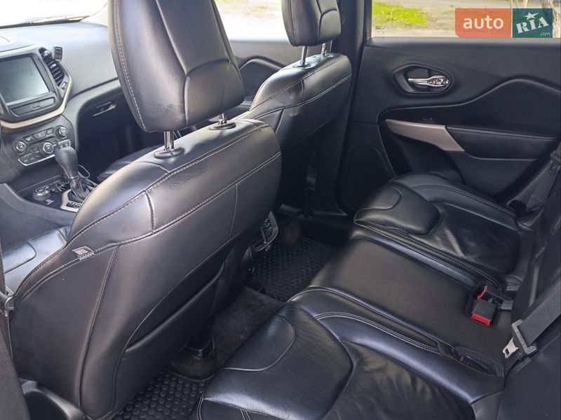 Внедорожник / Кроссовер Jeep Cherokee 2016 в Харькове