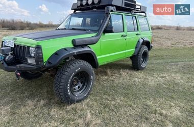 Внедорожник / Кроссовер Jeep Cherokee 1989 в Березному