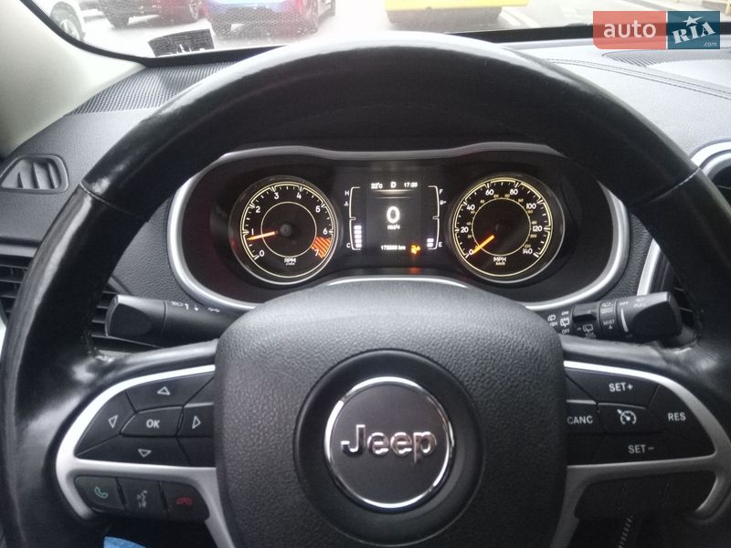 Внедорожник / Кроссовер Jeep Cherokee 2013 в Киеве