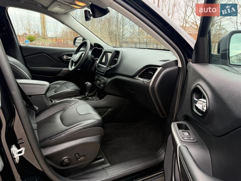 Внедорожник / Кроссовер Jeep Cherokee 2022 в Бердичеве