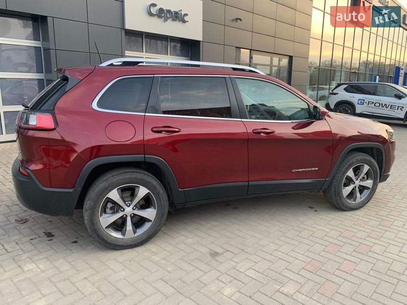 Внедорожник / Кроссовер Jeep Cherokee 2019 в Хмельницком