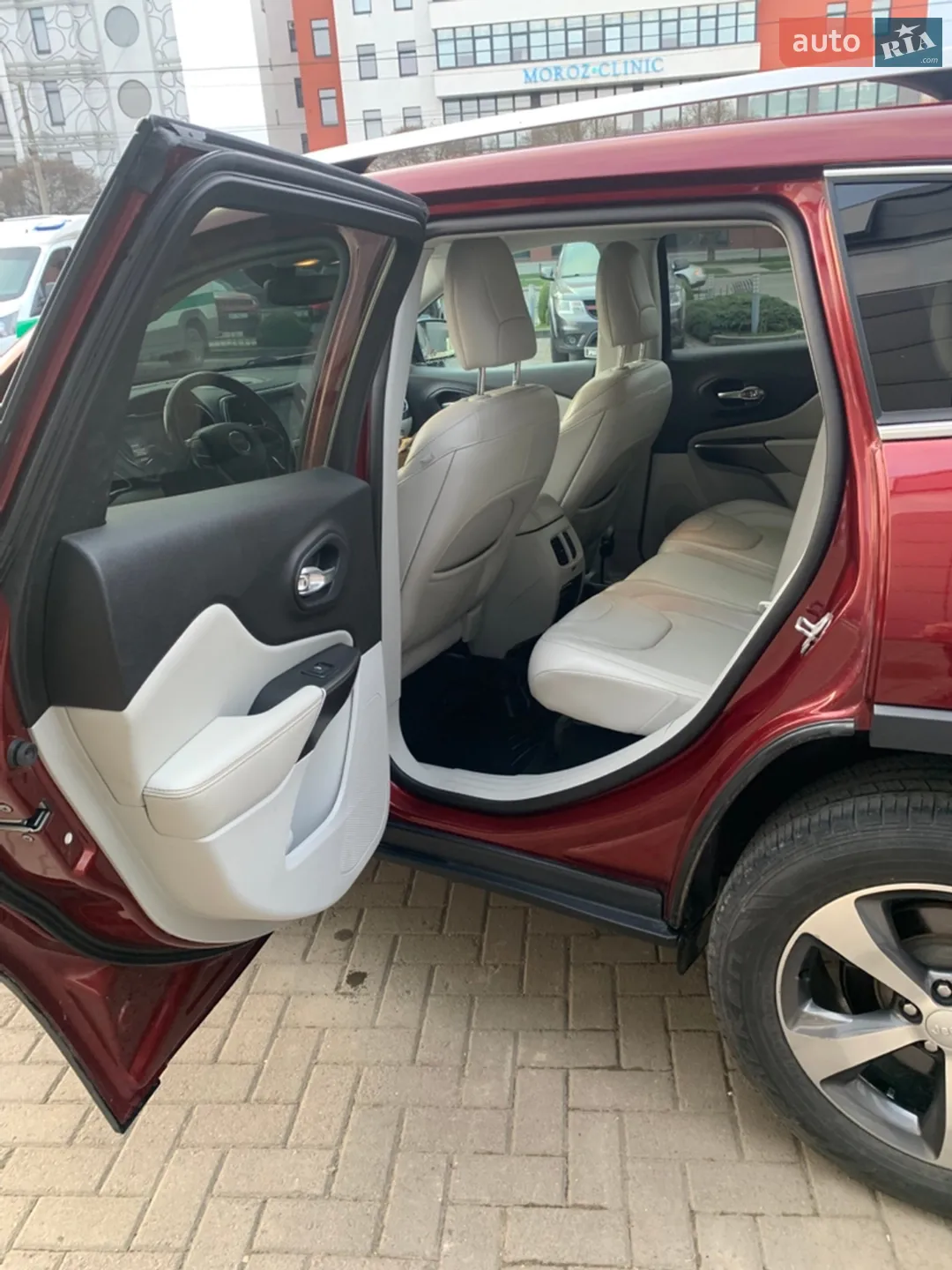 2019 Jeep Cherokee - мініатюра 32