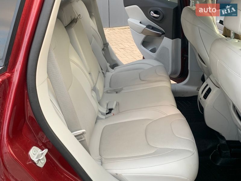 Внедорожник / Кроссовер Jeep Cherokee 2019 в Хмельницком