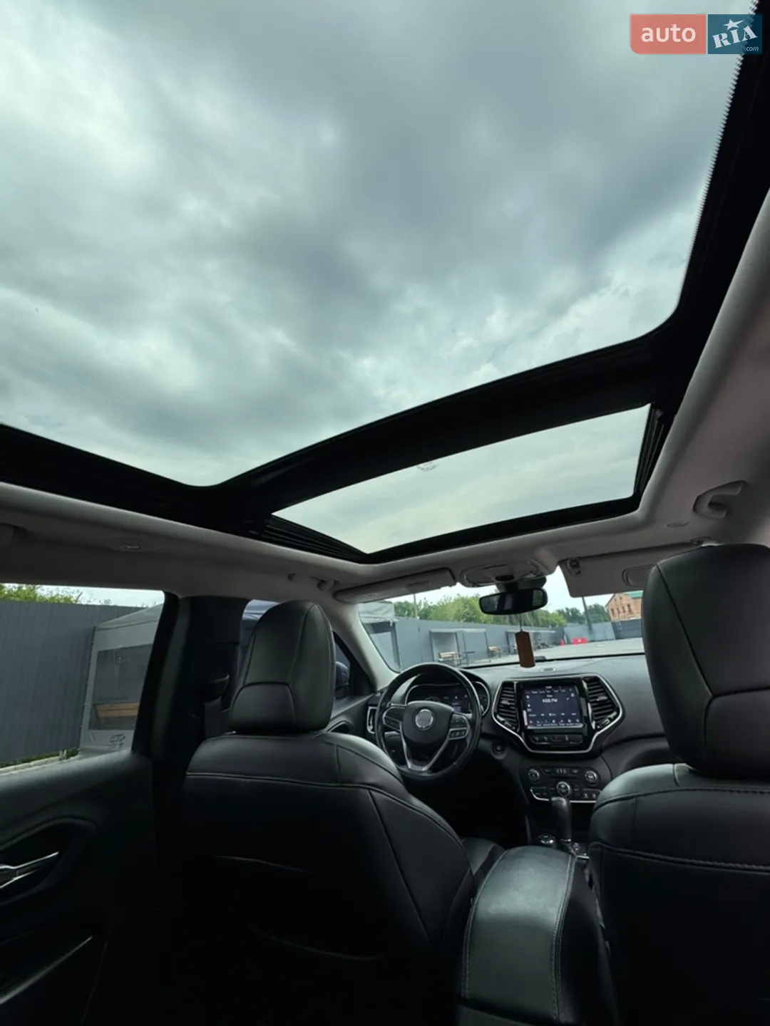 2020 Jeep Cherokee - мініатюра 11