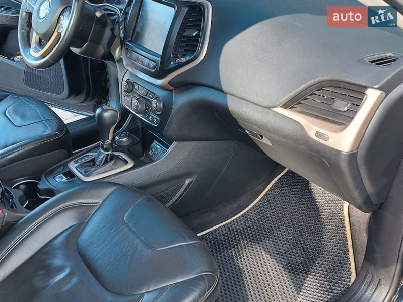 Позашляховик / Кросовер Jeep Cherokee 2013 в Кам'янець-Подільському