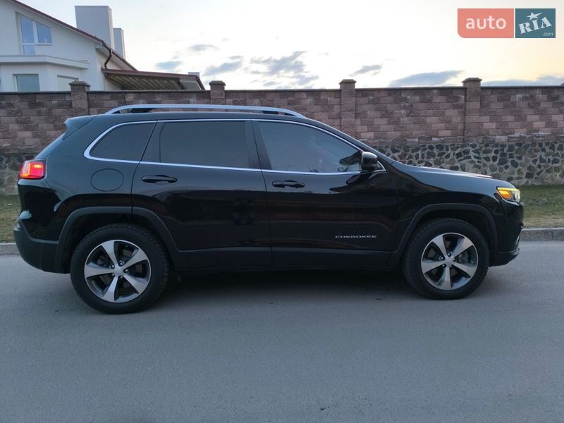 Позашляховик / Кросовер Jeep Cherokee 2020 в Рівному