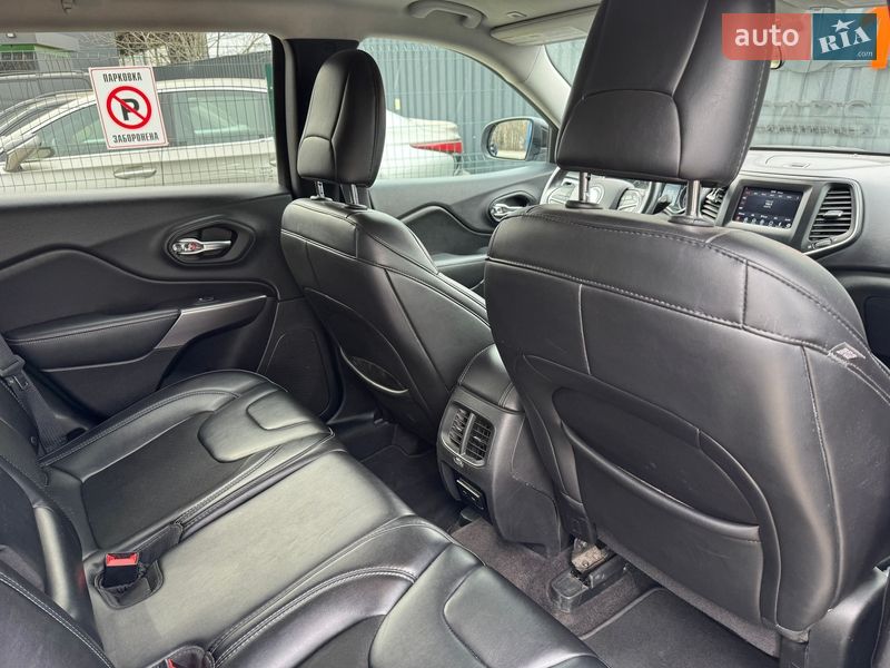 Внедорожник / Кроссовер Jeep Cherokee 2018 в Киеве