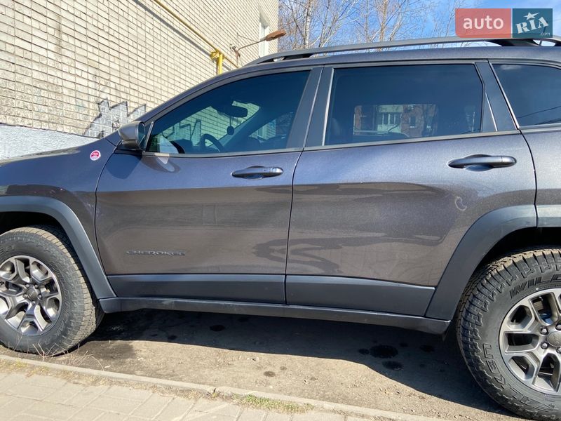 Позашляховик / Кросовер Jeep Cherokee 2021 в Києві