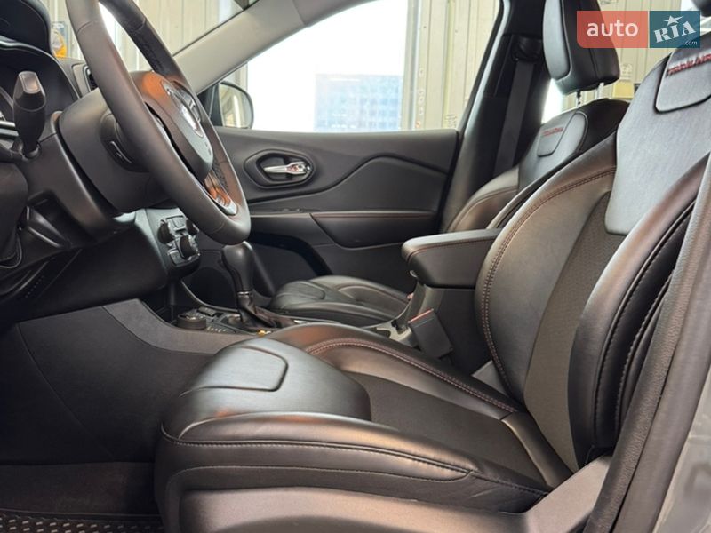 Внедорожник / Кроссовер Jeep Cherokee 2022 в Тернополе