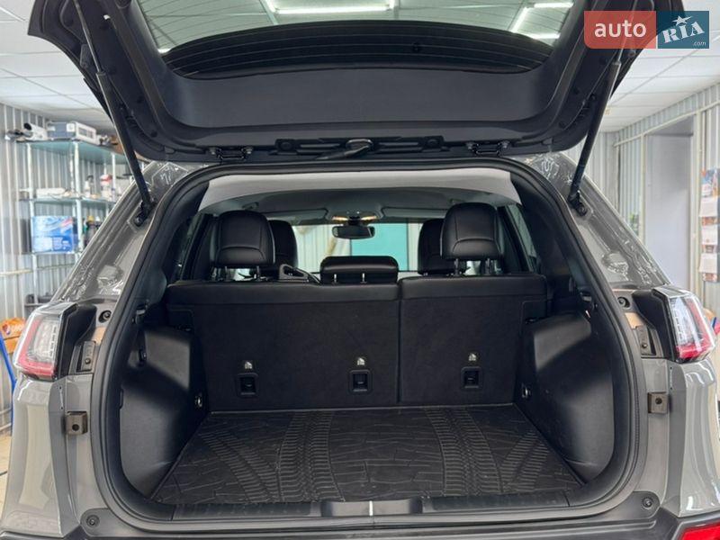 Внедорожник / Кроссовер Jeep Cherokee 2022 в Тернополе