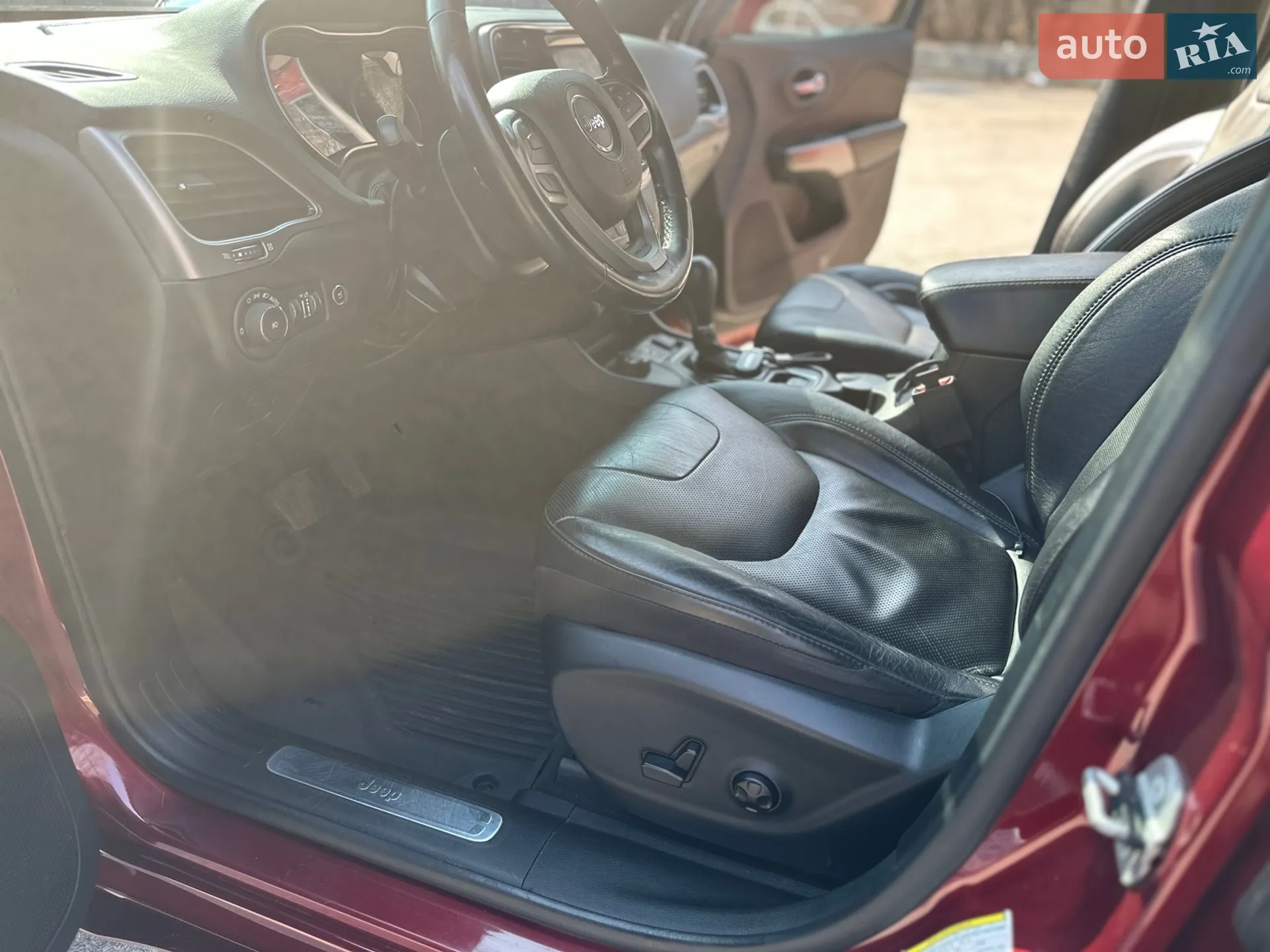 2019 Jeep Cherokee - мініатюра 15