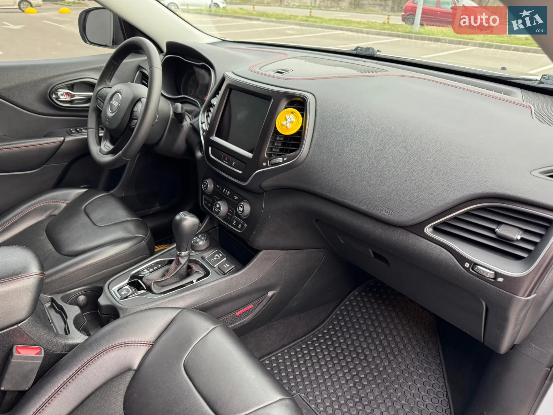 2022 Jeep Cherokee - мініатюра 37