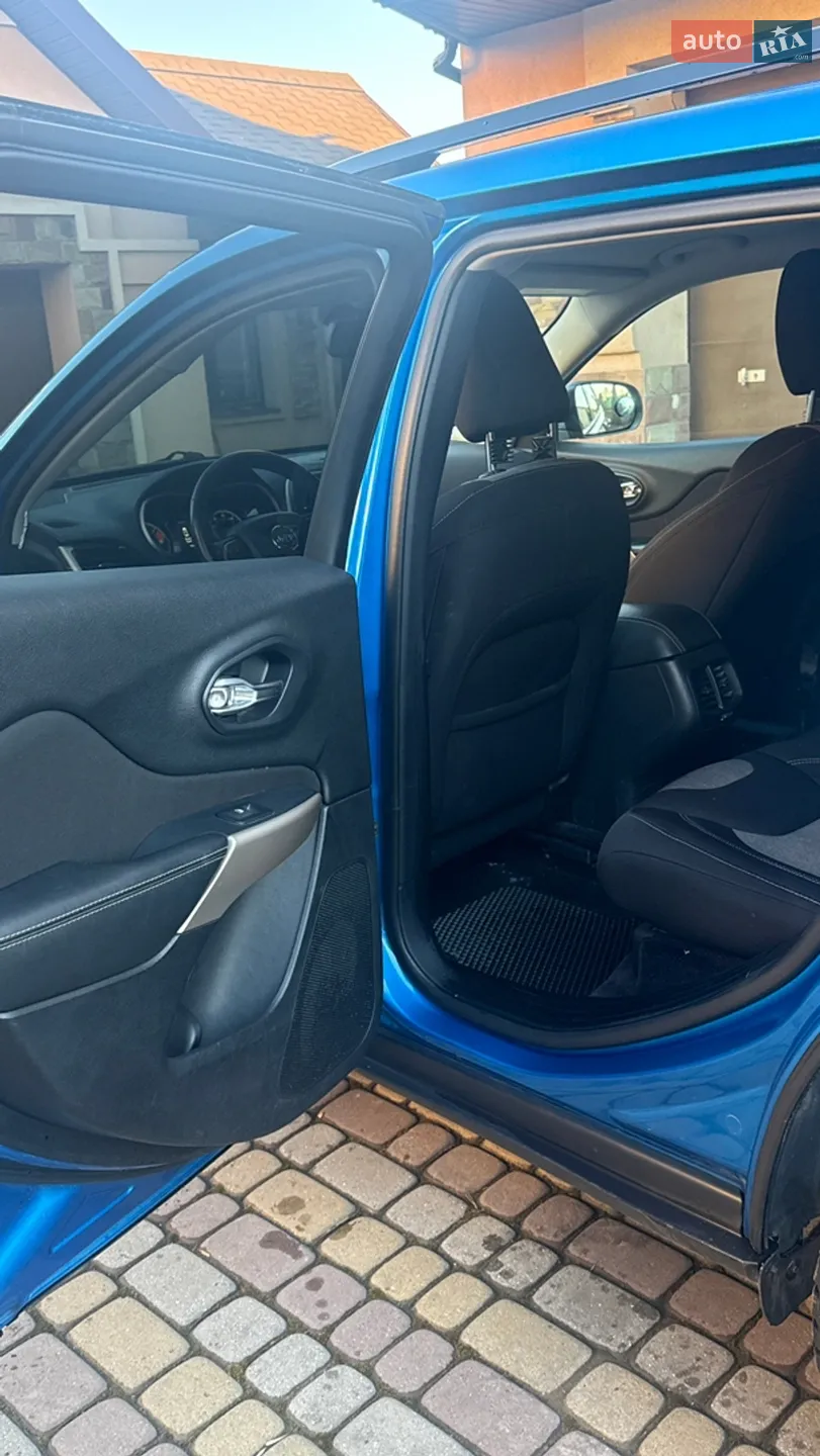 2017 Jeep Cherokee - мініатюра 27