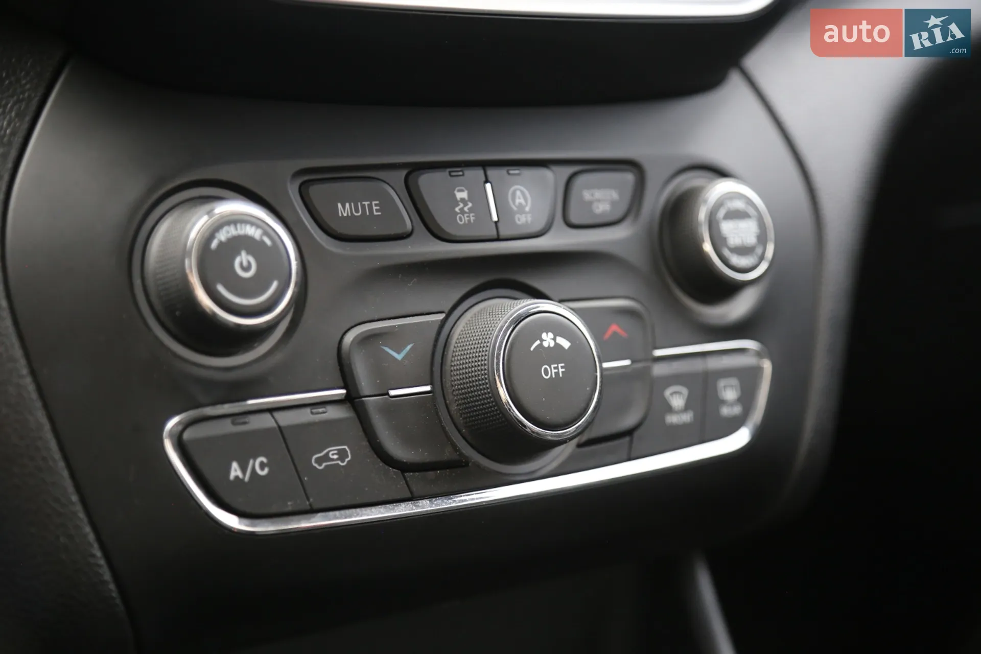 2019 Jeep Cherokee - мініатюра 8