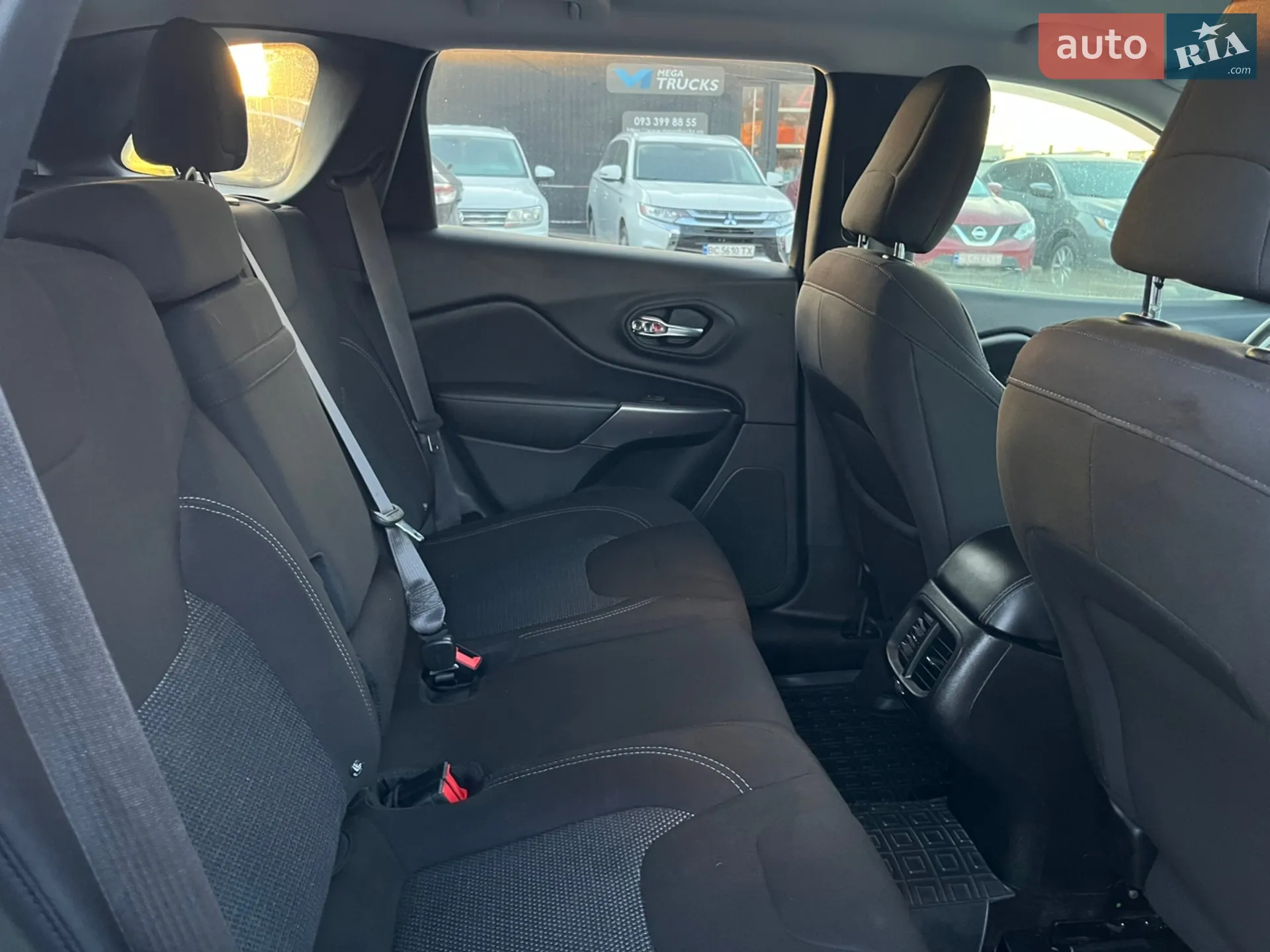 2018 Jeep Cherokee - мініатюра 15