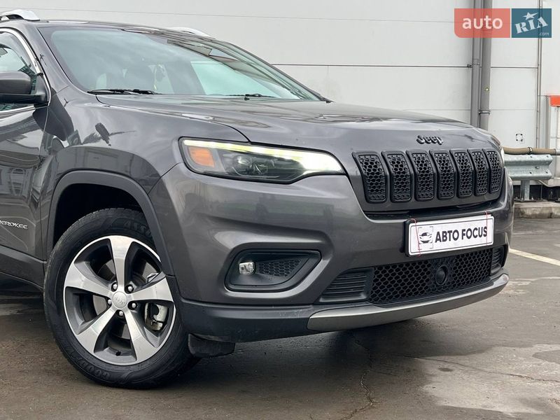 Внедорожник / Кроссовер Jeep Cherokee 2021 в Киеве