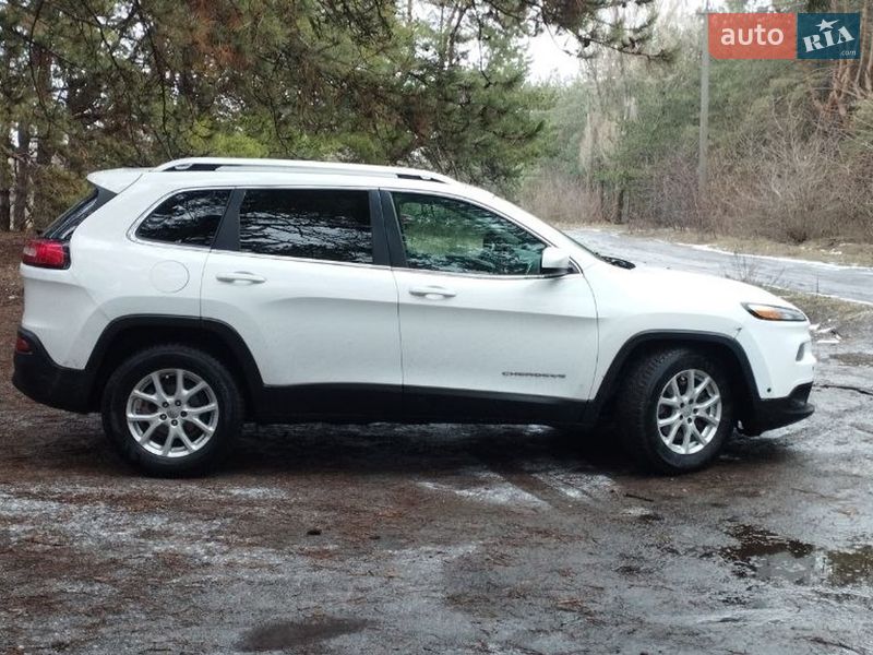 Внедорожник / Кроссовер Jeep Cherokee 2015 в Кривом Роге