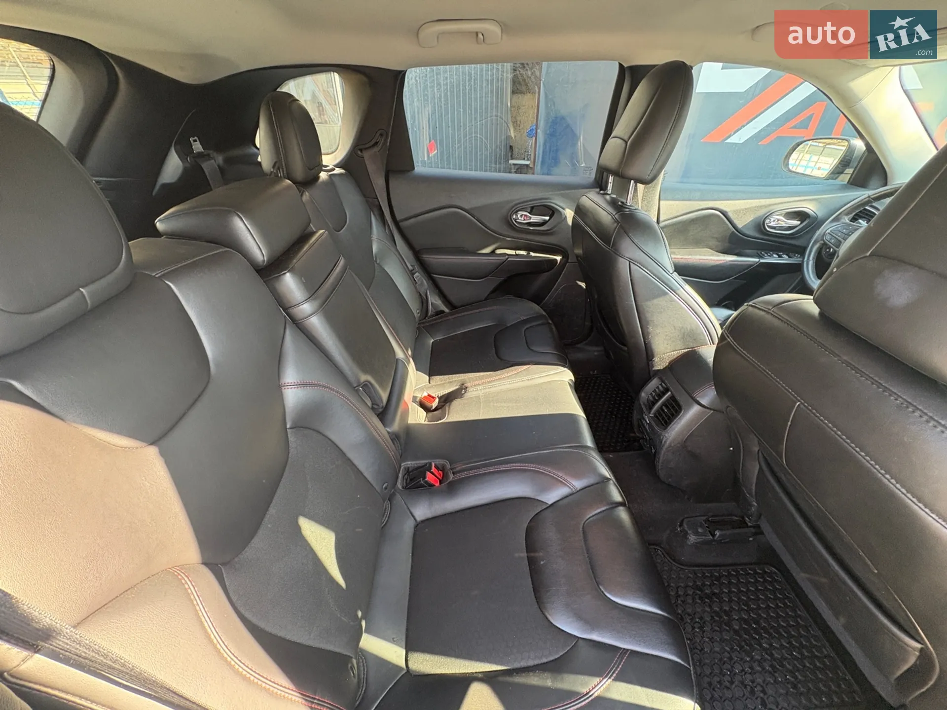2019 Jeep Cherokee - мініатюра 19