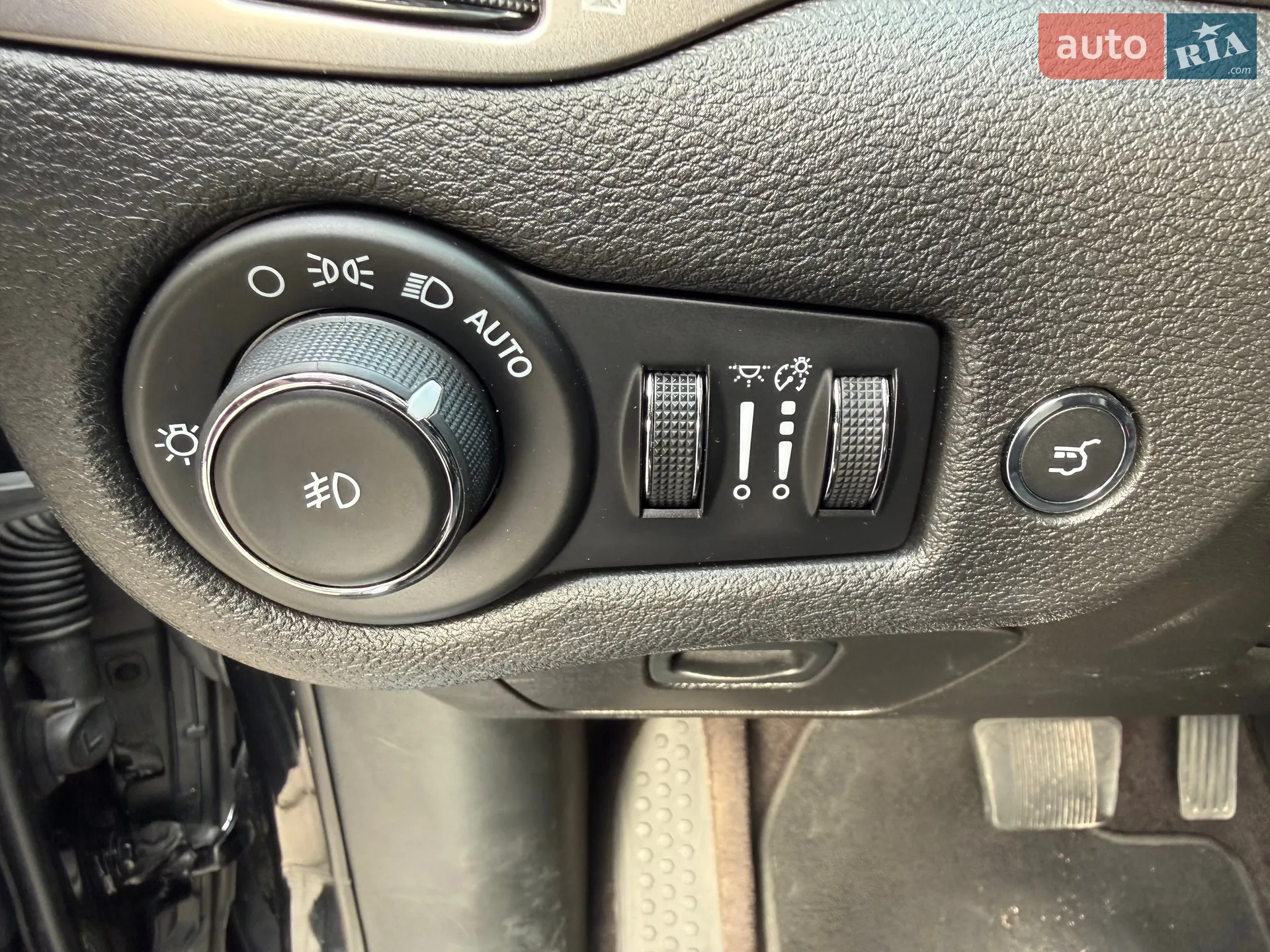 2018 Jeep Cherokee - мініатюра 18