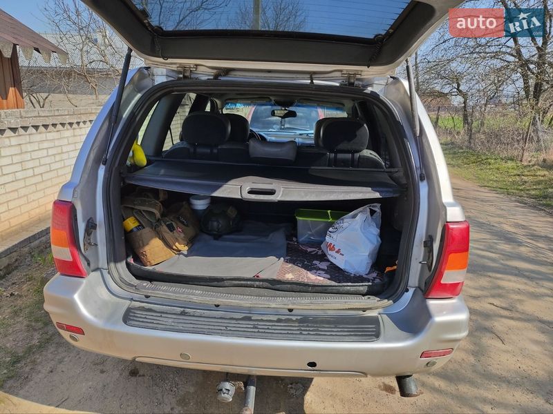 Позашляховик / Кросовер Jeep Cherokee 2005 в Заставній