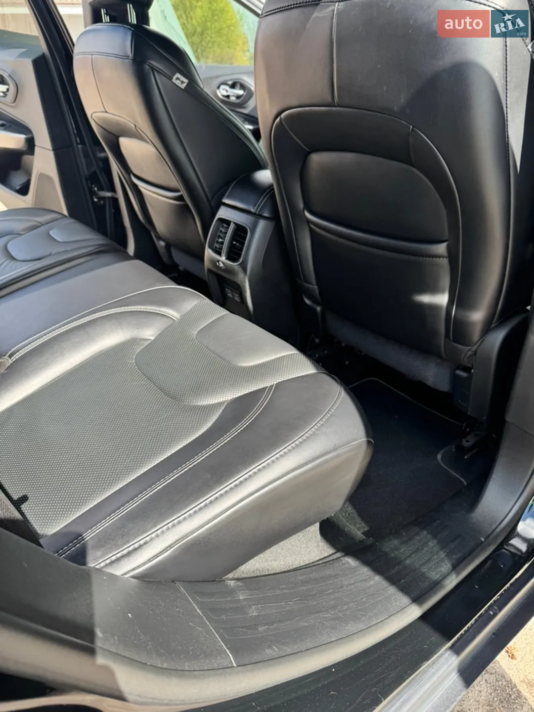2020 Jeep Cherokee - мініатюра 8