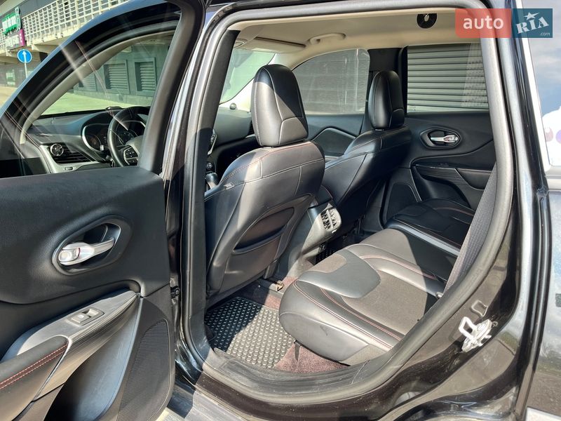 Внедорожник / Кроссовер Jeep Cherokee 2016 в Киеве фото 21 Внедорожник / Кроссовер Jeep Cherokee 2016 в Киеве