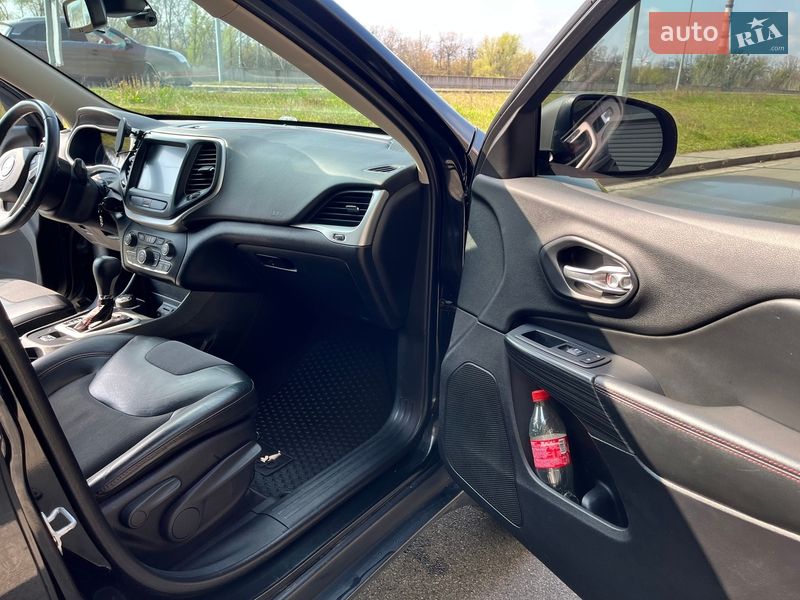 Внедорожник / Кроссовер Jeep Cherokee 2016 в Киеве фото 23 Внедорожник / Кроссовер Jeep Cherokee 2016 в Киеве